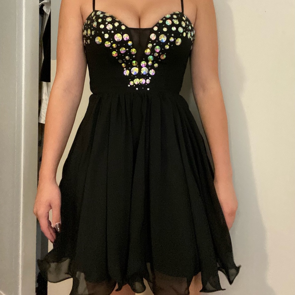 BLACK STUDDED BEE DARLIN MINI DRESS IN SIZE 4
